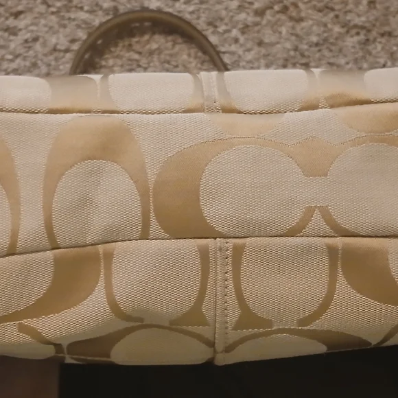 ✨ Coach Chelsea Jayden Signature Carryall | Cream & Gold | Like New ✨ - Picture 10 of 13